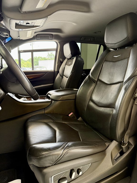 Used 2018 Cadillac Escalade 2WD image 14