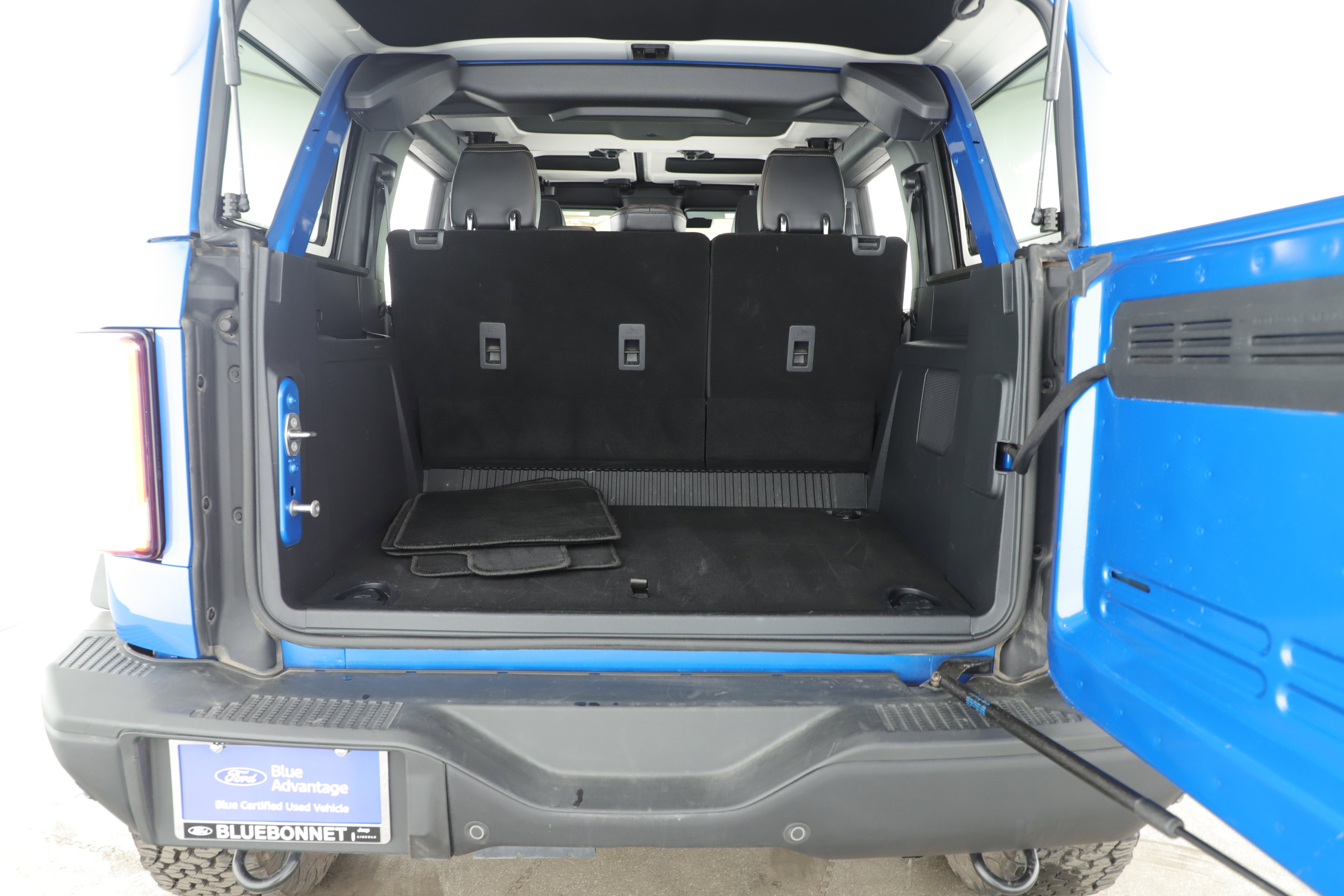 Used 2025 Ford Bronco Badlands image 5