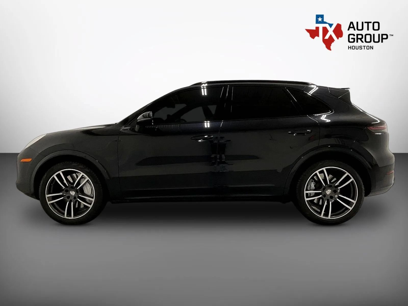 Used 2019 Porsche Cayenne Turbo AWD/4WD image 9
