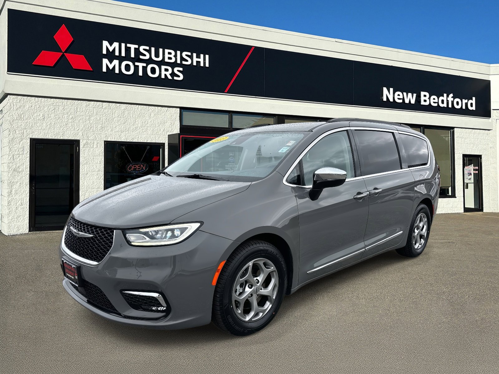 Used 2023 Chrysler Pacifica Limited