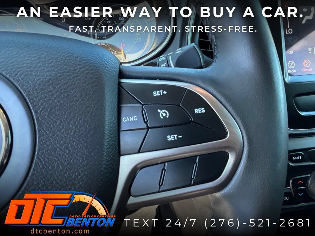 Used 2021 Jeep Cherokee Latitude Lux w/ Comfort/Convenience Group AWD/4WD image 15