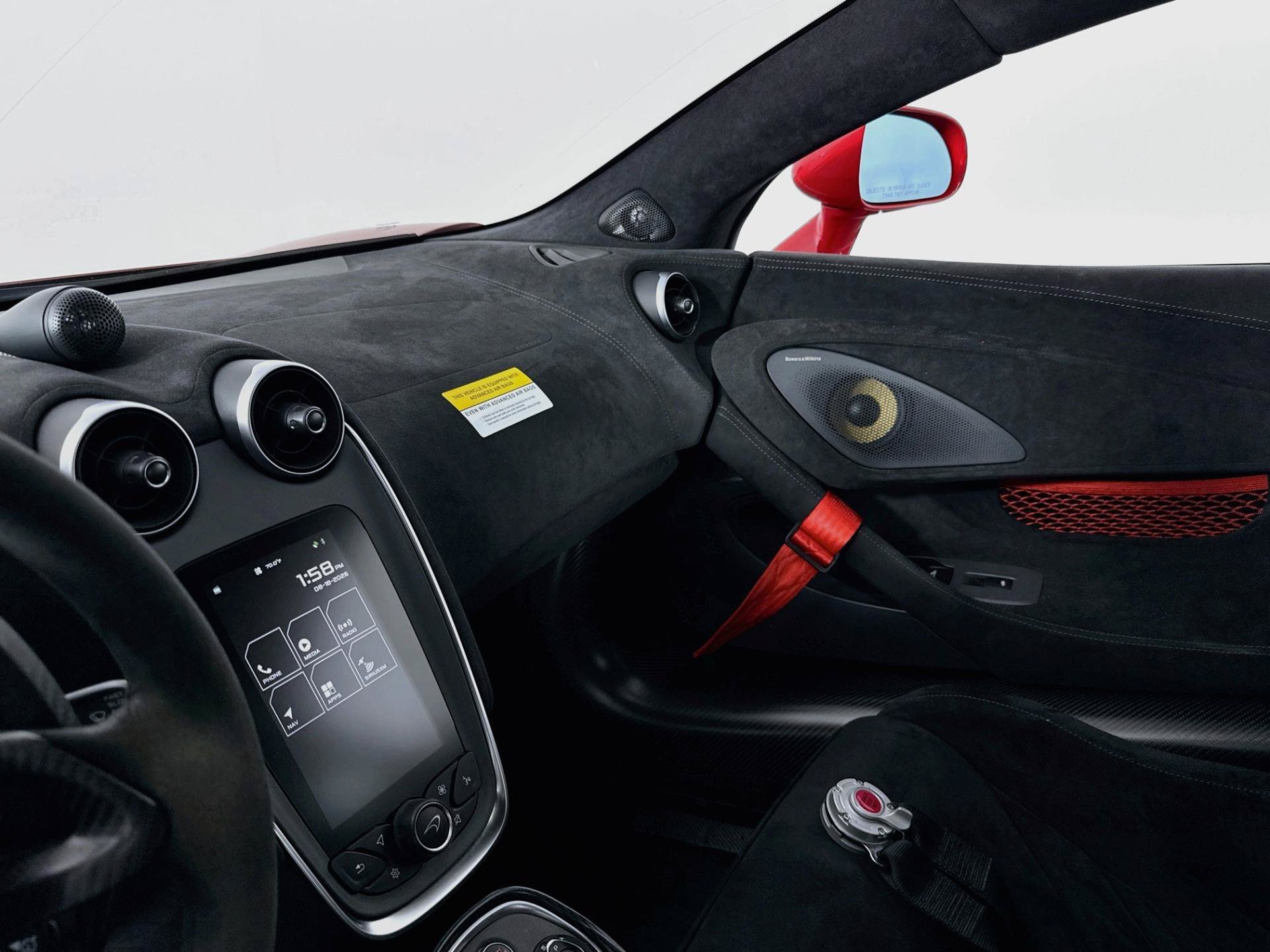Used 2020 McLaren 620R RWD image 40