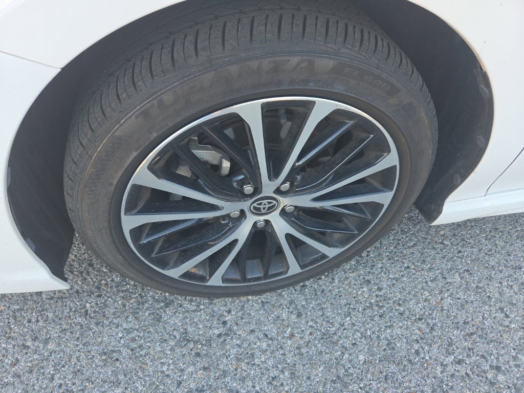 Used 2020 Toyota Camry SE w/ Carpet Mat Package FWD image 9