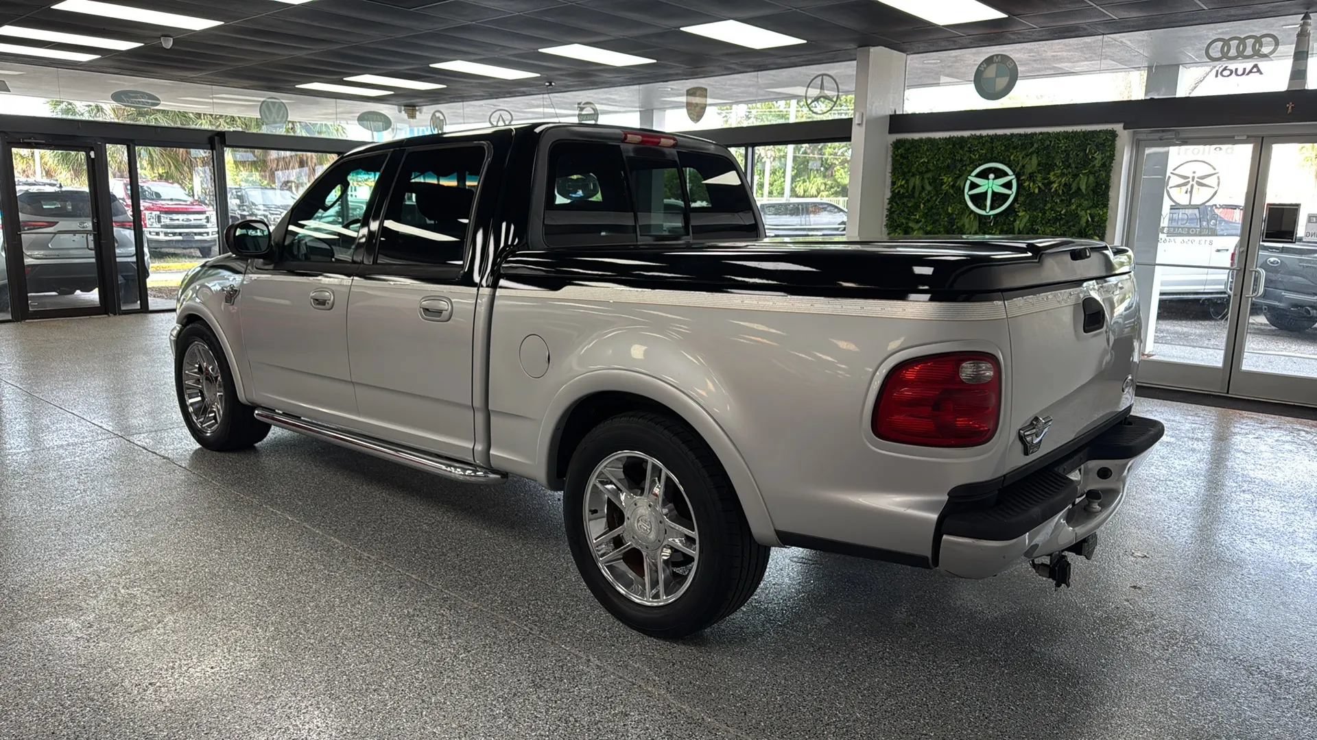 Used 2003 Ford F150 Harley-Davidson RWD image 3