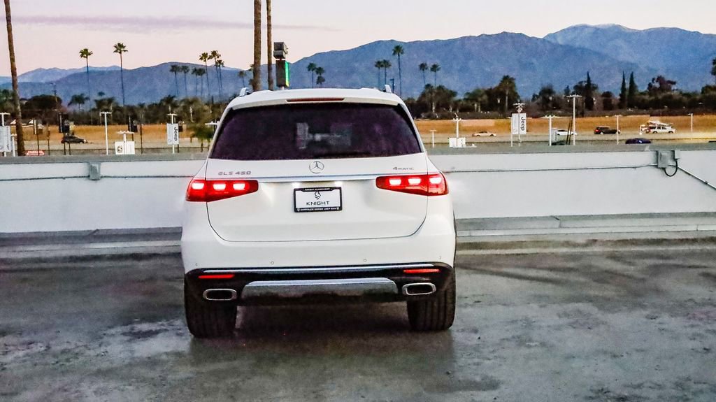 Used 2024 Mercedes-Benz GLS 450 4MATIC image 7