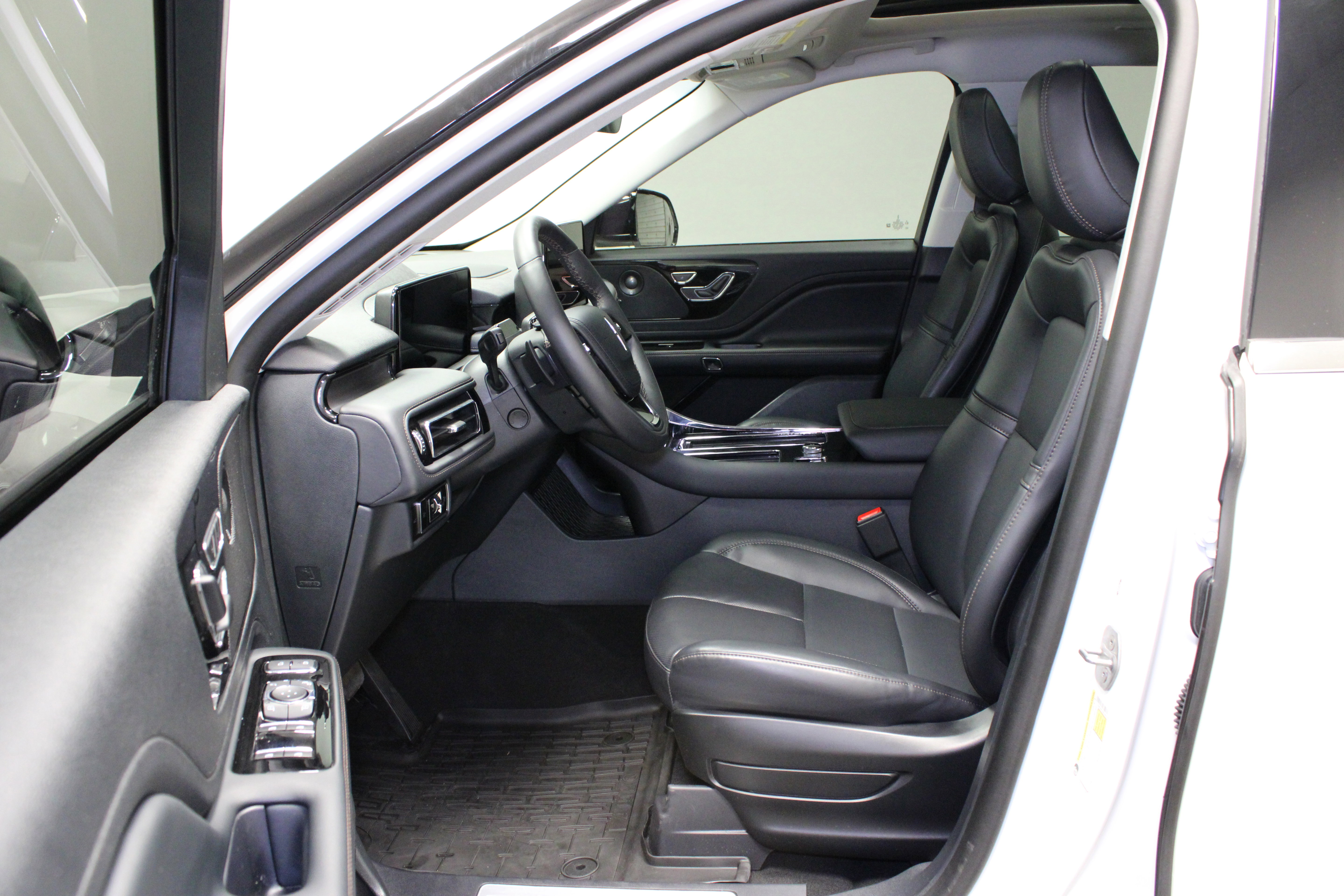 Used 2025 Lincoln Aviator AWD w/ Equipment Group 101A image 20