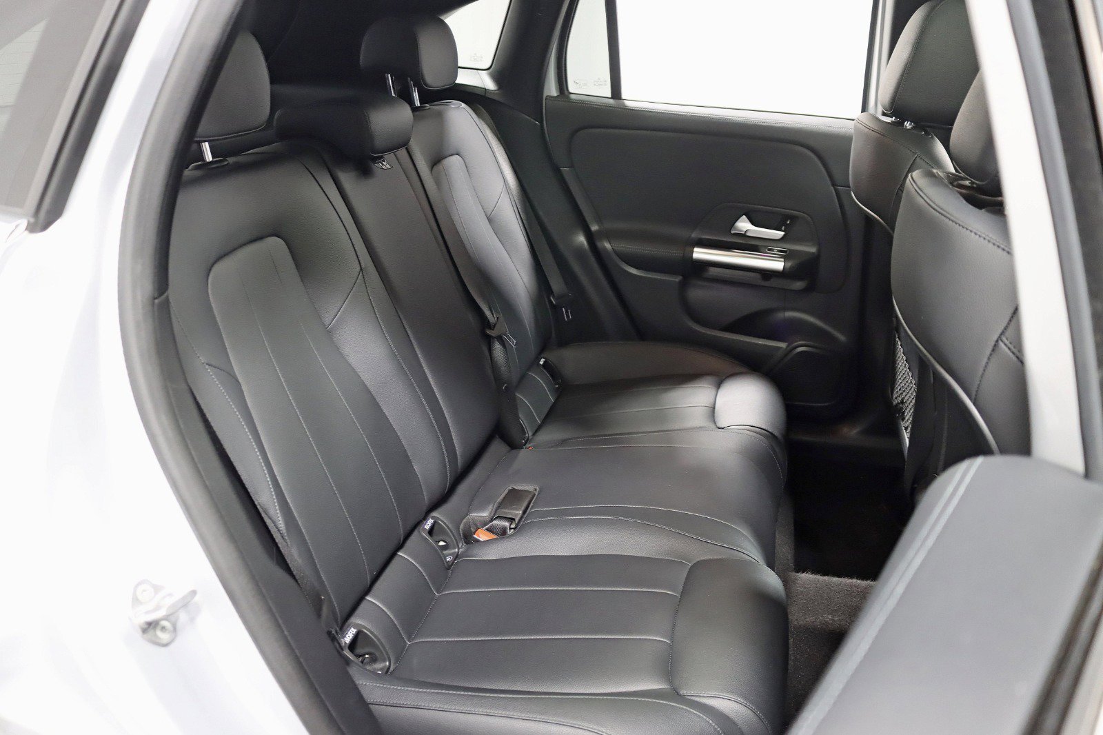 Used 2022 Mercedes-Benz GLA 250 4MATIC w/ Premium Package Lite image 34