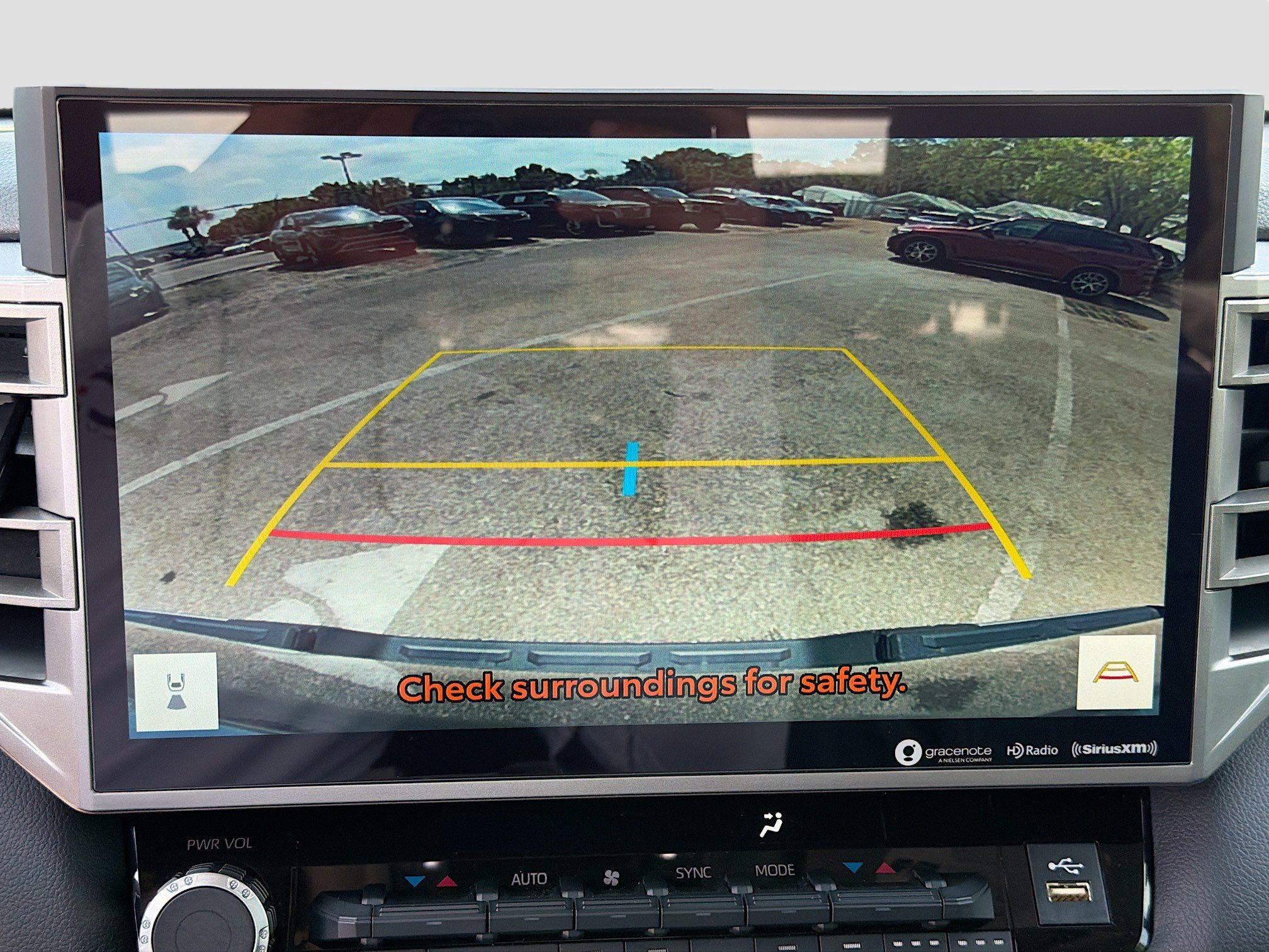 Used 2024 Toyota Tundra Limited w/ Power Package RWD image 31