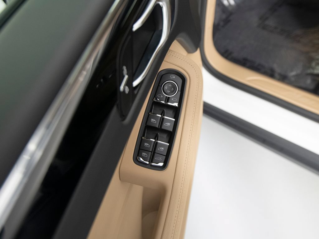 New 2026 Porsche Macan AWD/4WD image 22