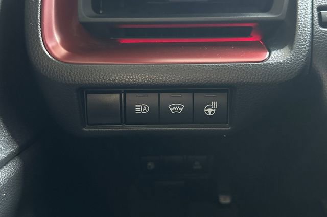 Used 2024 Toyota Prius Prime SE image 30