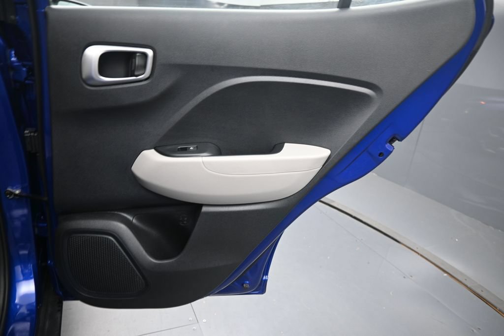 Used 2024 Hyundai Venue SEL FWD image 27