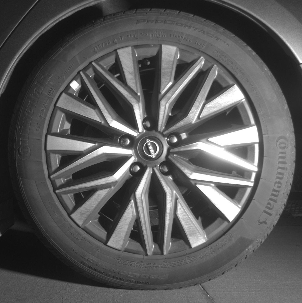 Used 2025 Nissan Altima 2.5 SV FWD image 14