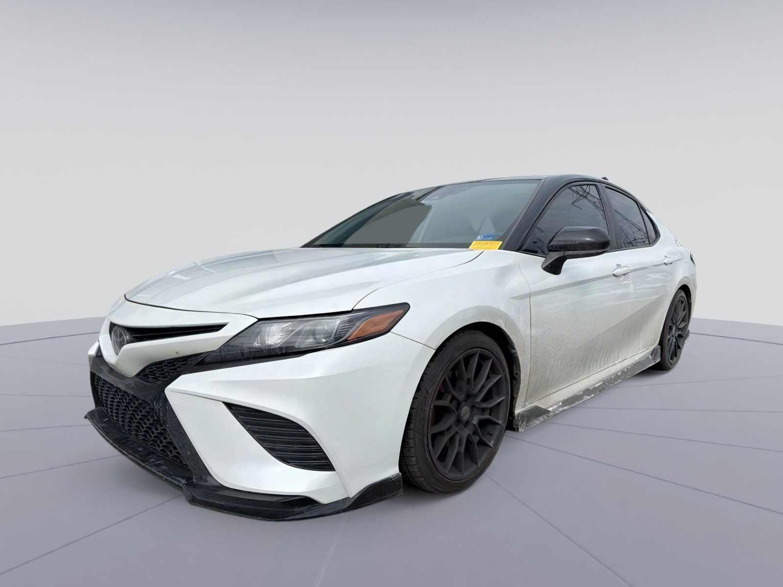 Used 2020 Toyota Camry XSE image 1