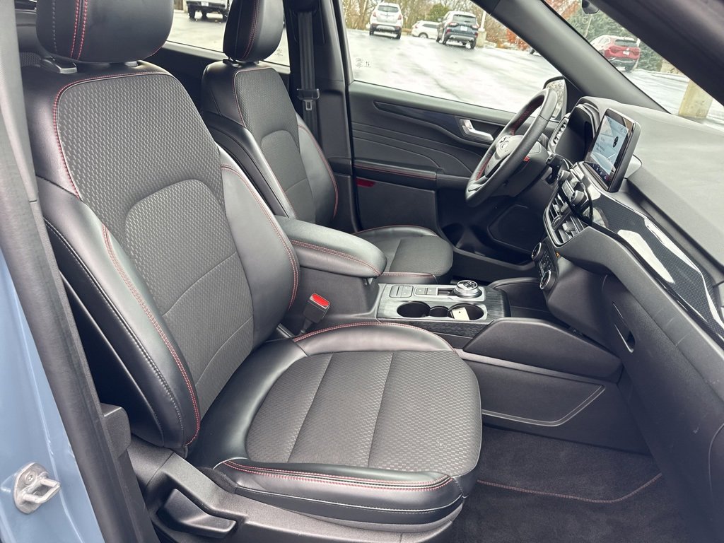Used 2023 Ford Escape ST-Line image 11