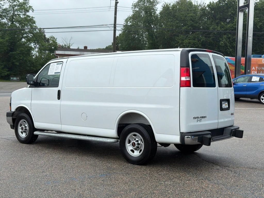 Used 2025 GMC Savana 2500 w/ Driver Convenience Package RWD image 4