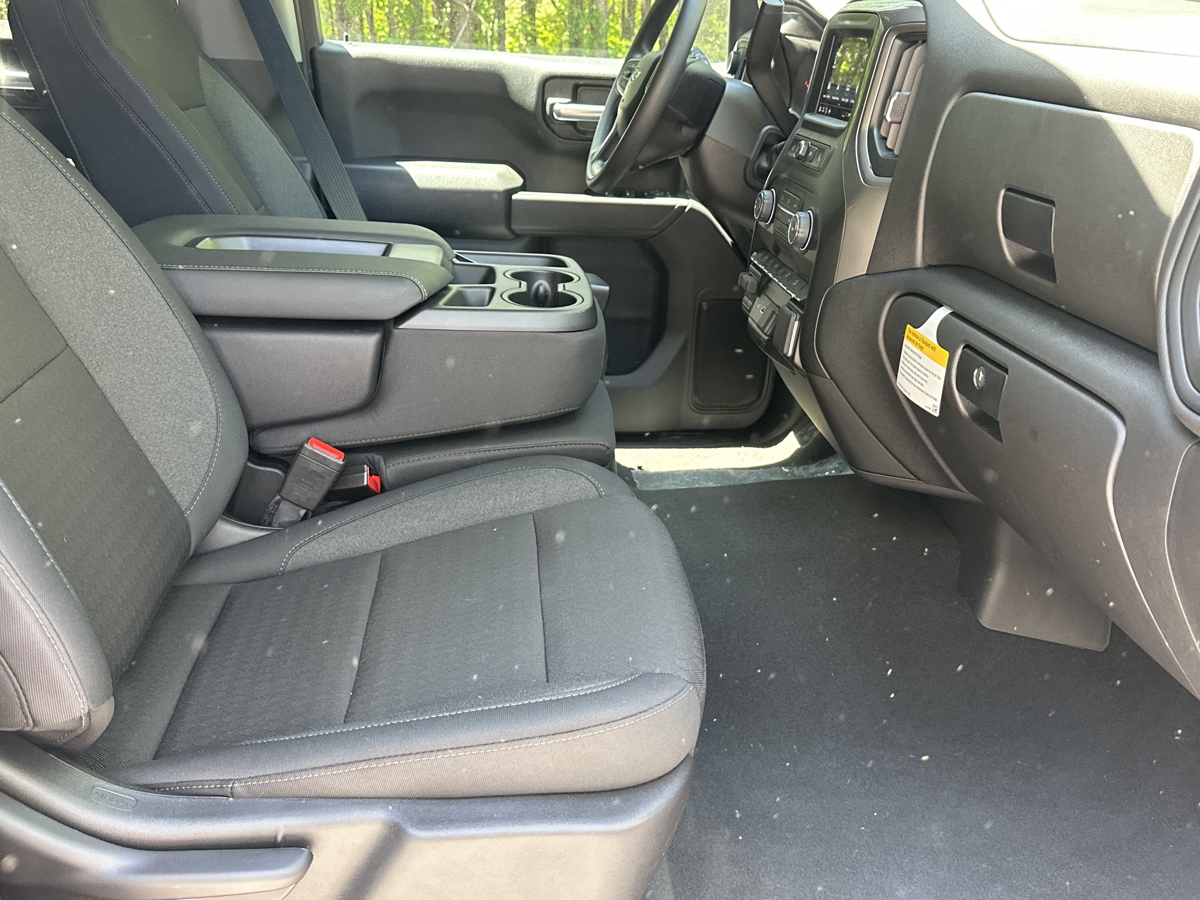 Used 2026 Chevrolet Silverado 1500 Custom Trail Boss w/ LPO, Dark Essentials Package AWD/4WD image 17