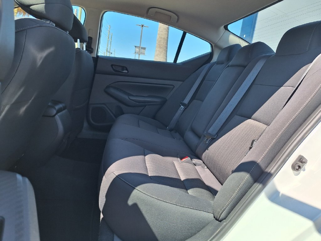 Used 2025 Nissan Altima 2.5 SV FWD image 22