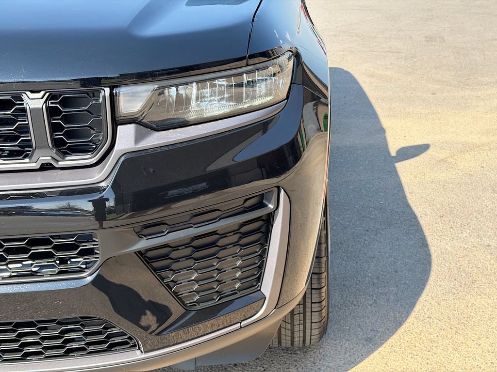 New 2026 Jeep Grand Cherokee Altitude AWD/4WD image 10