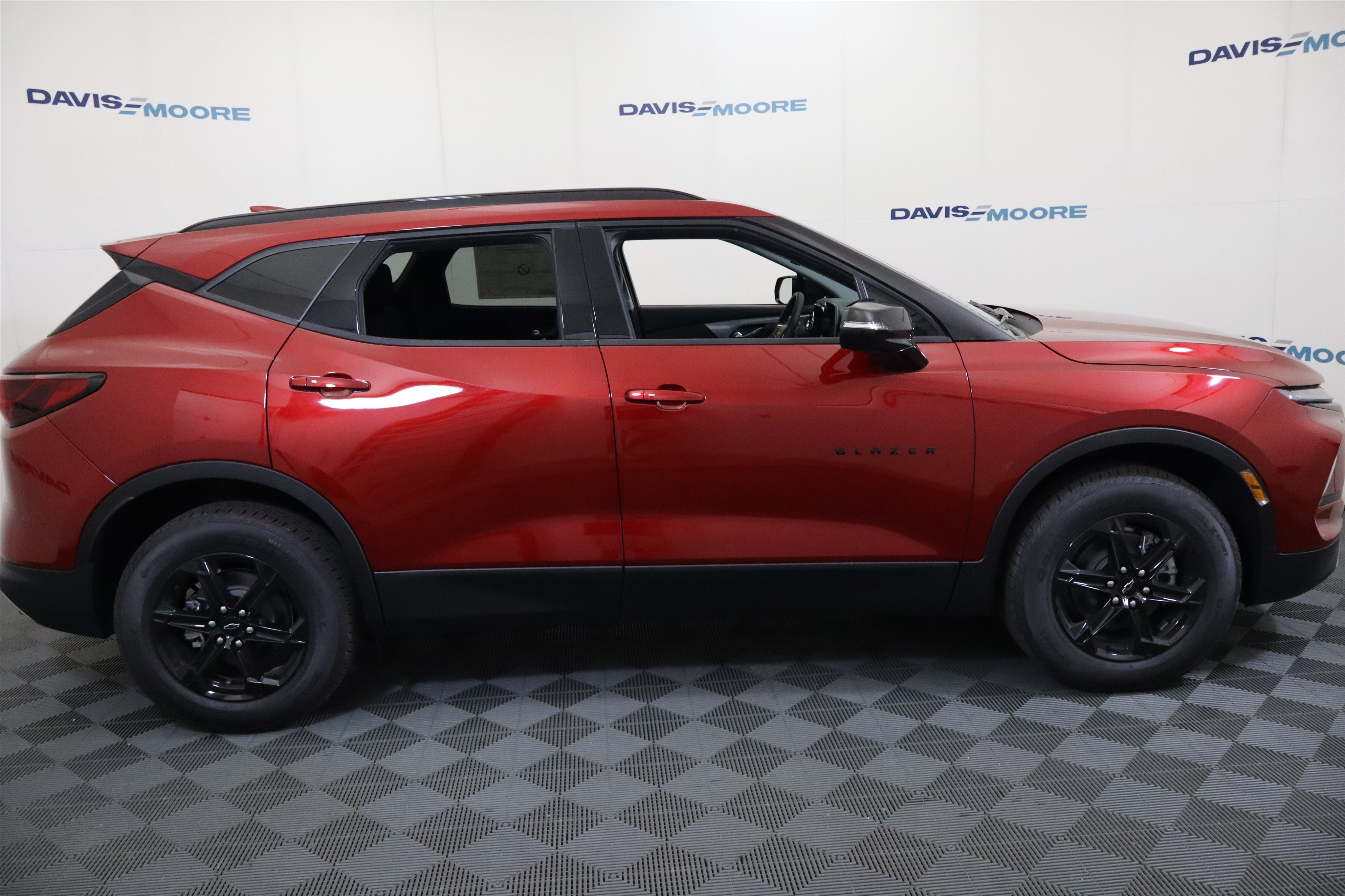New 2026 Chevrolet Blazer LT w/ Sound & Technology Package FWD image 5