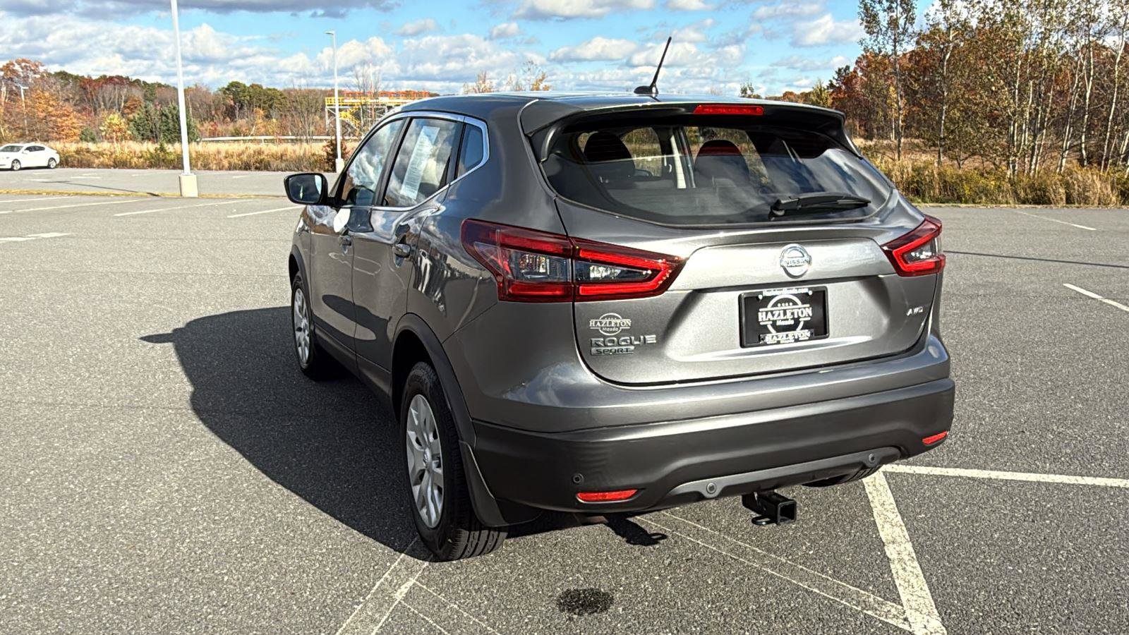 Used 2020 Nissan Rogue Sport S image 9