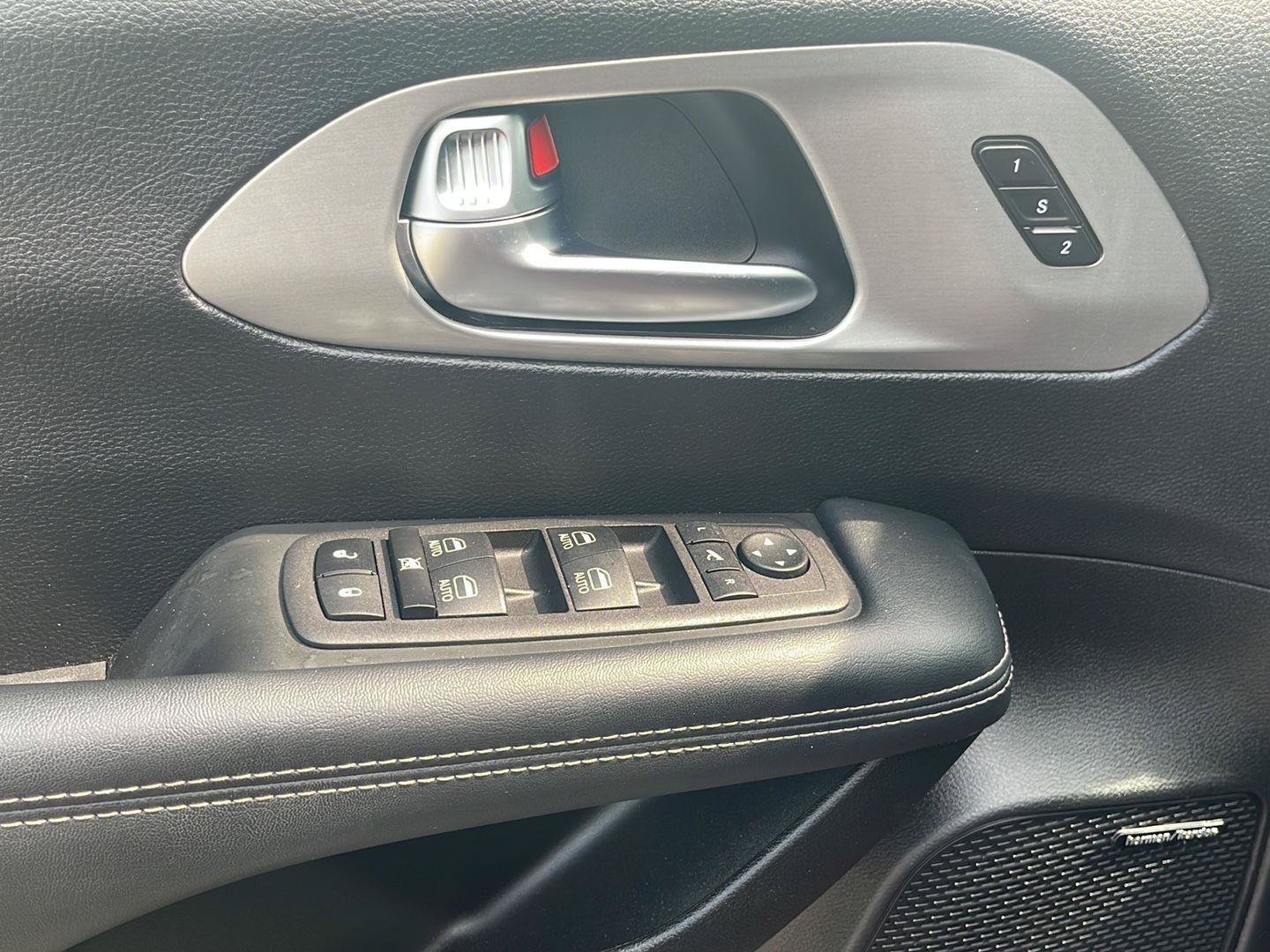 Used 2023 Chrysler Pacifica Limited w/ Uconnect Theater Family Group AWD/4WD image 30