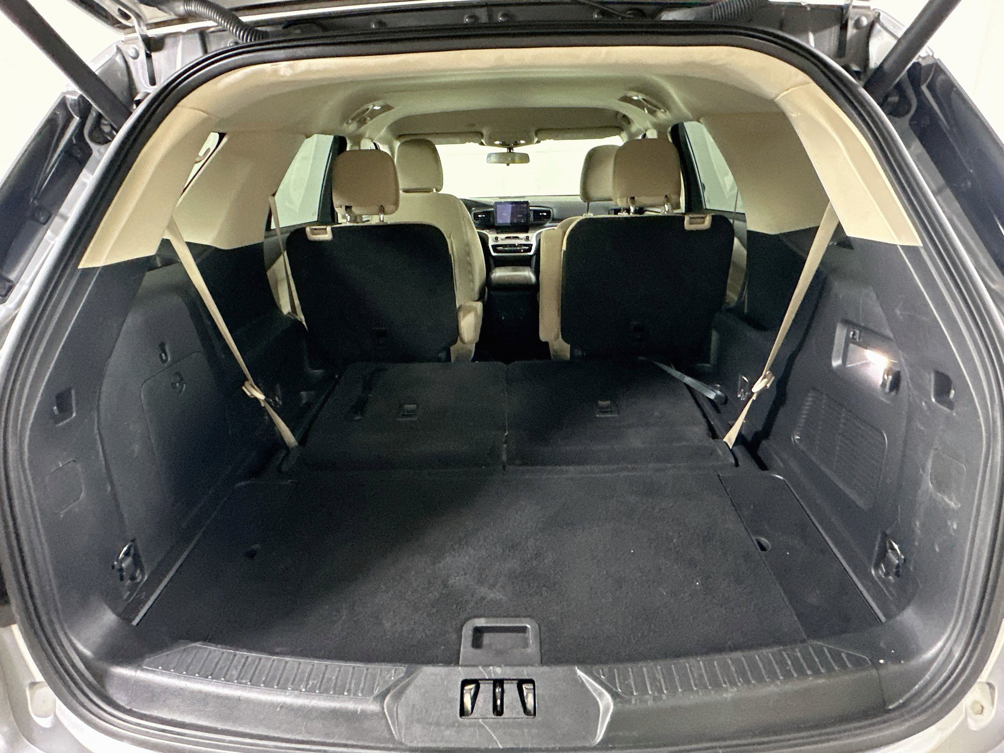 Used 2022 Ford Explorer XLT w/ Class IV Trailer Tow Package RWD image 29