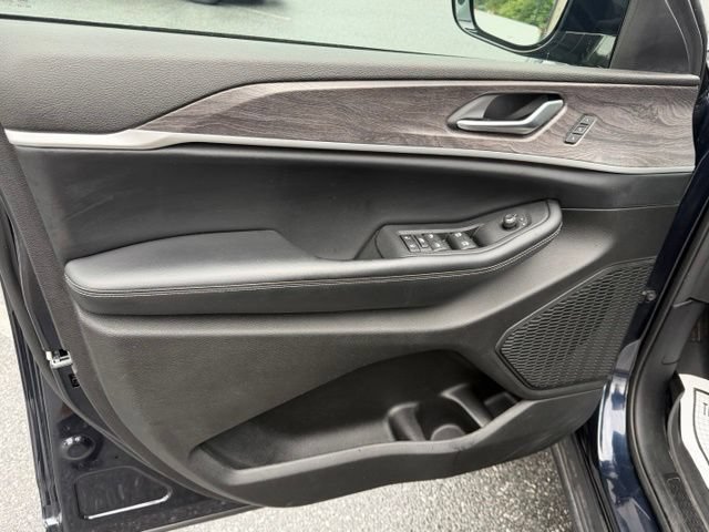 Used 2023 Jeep Grand Cherokee L Limited AWD/4WD image 27