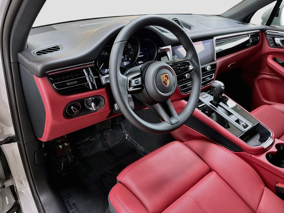 New 2026 Porsche Macan AWD/4WD image 4