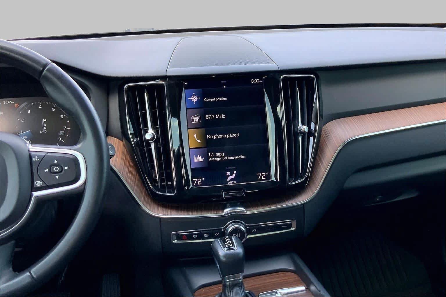 Used 2021 Volvo XC60 T5 Momentum w/ Protection Package Premier FWD image 7