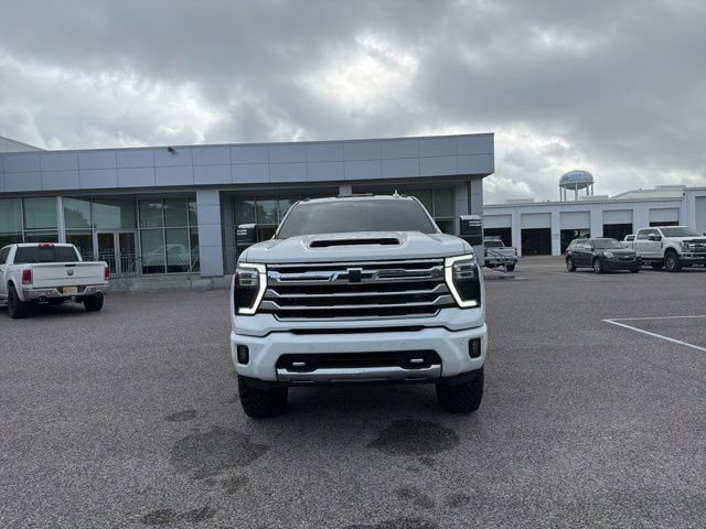 Used 2024 Chevrolet Silverado 2500 High Country w/ High Country Premium Package image 2