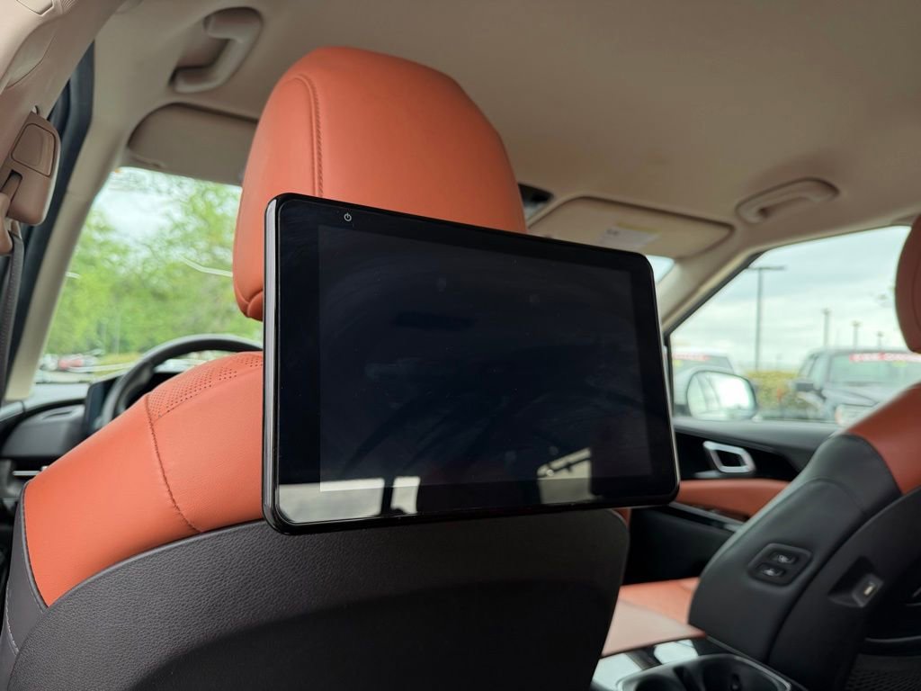 Used 2024 Kia Carnival SX FWD image 30