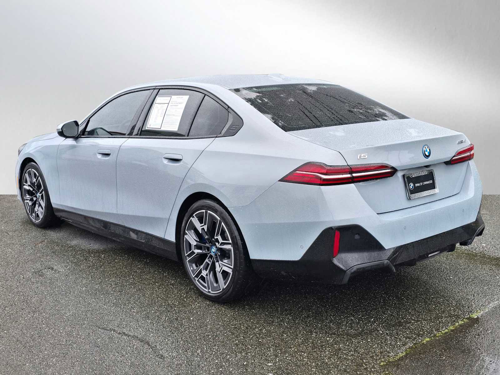 Used 2025 BMW i5 eDrive40i w/ M Sport Package image 5