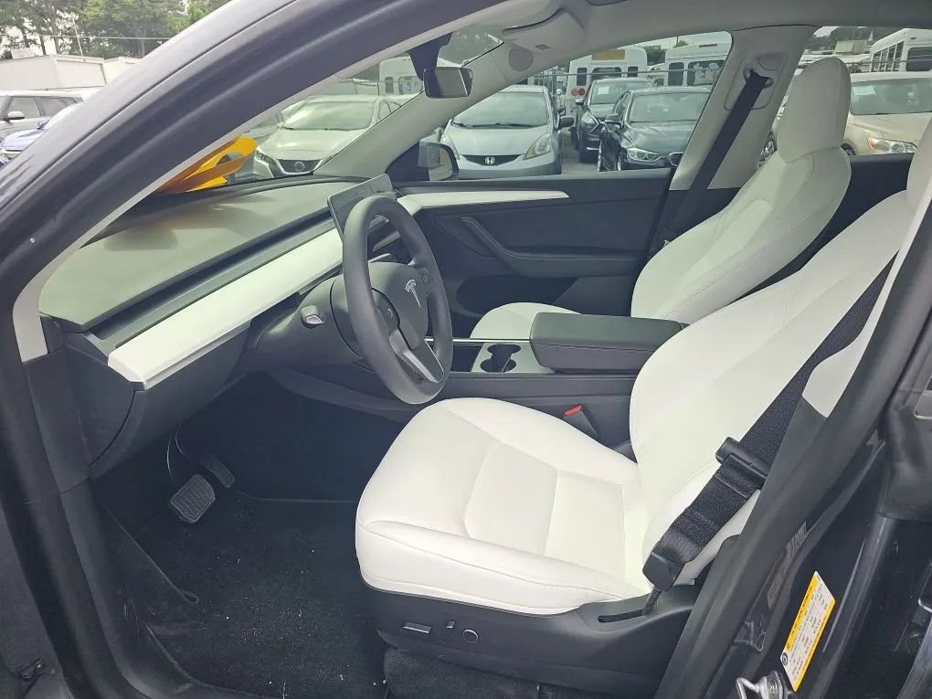 Used 2022 Tesla Model Y Long Range AWD/4WD image 9
