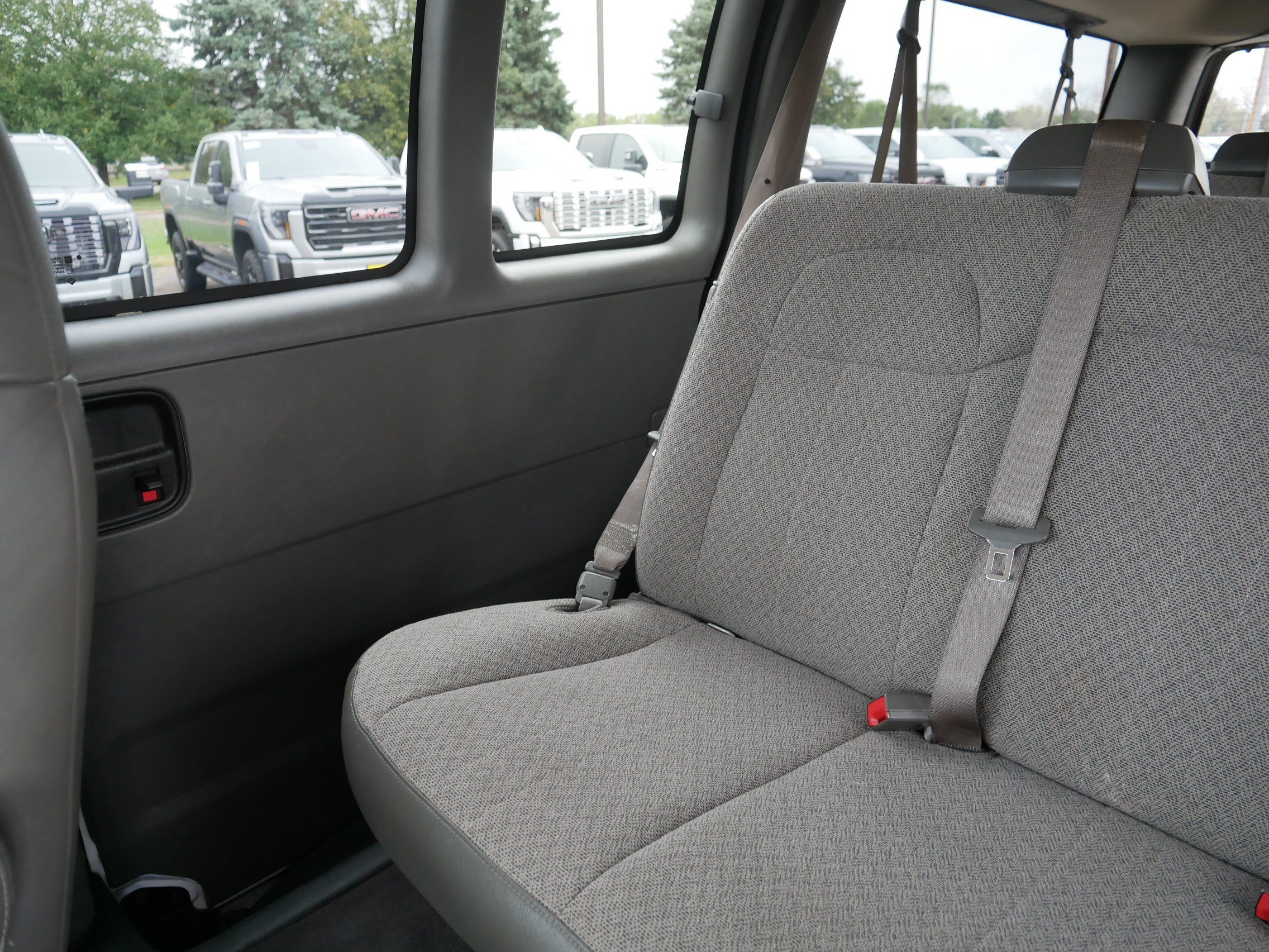 Used 2019 Chevrolet Express 3500 LT w/ LT Preferred Equipment Group RWD image 12