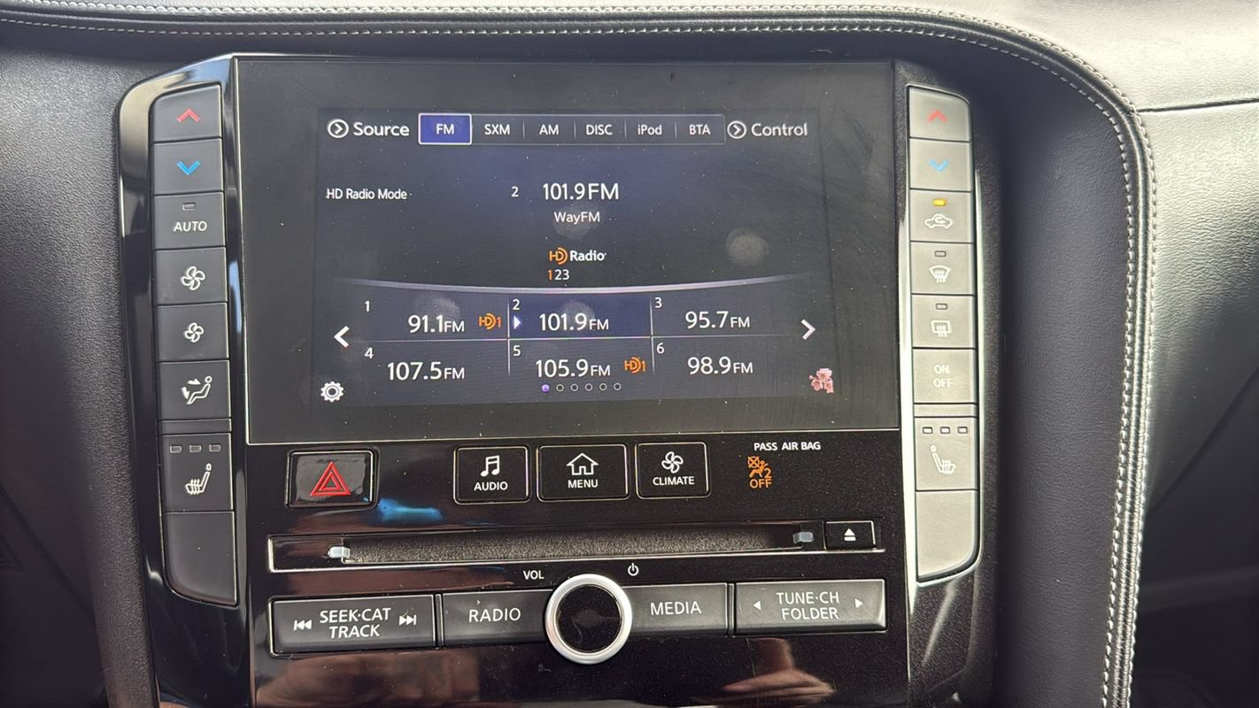 Used 2019 INFINITI QX50 Luxe w/ Navigation Package AWD/4WD image 22