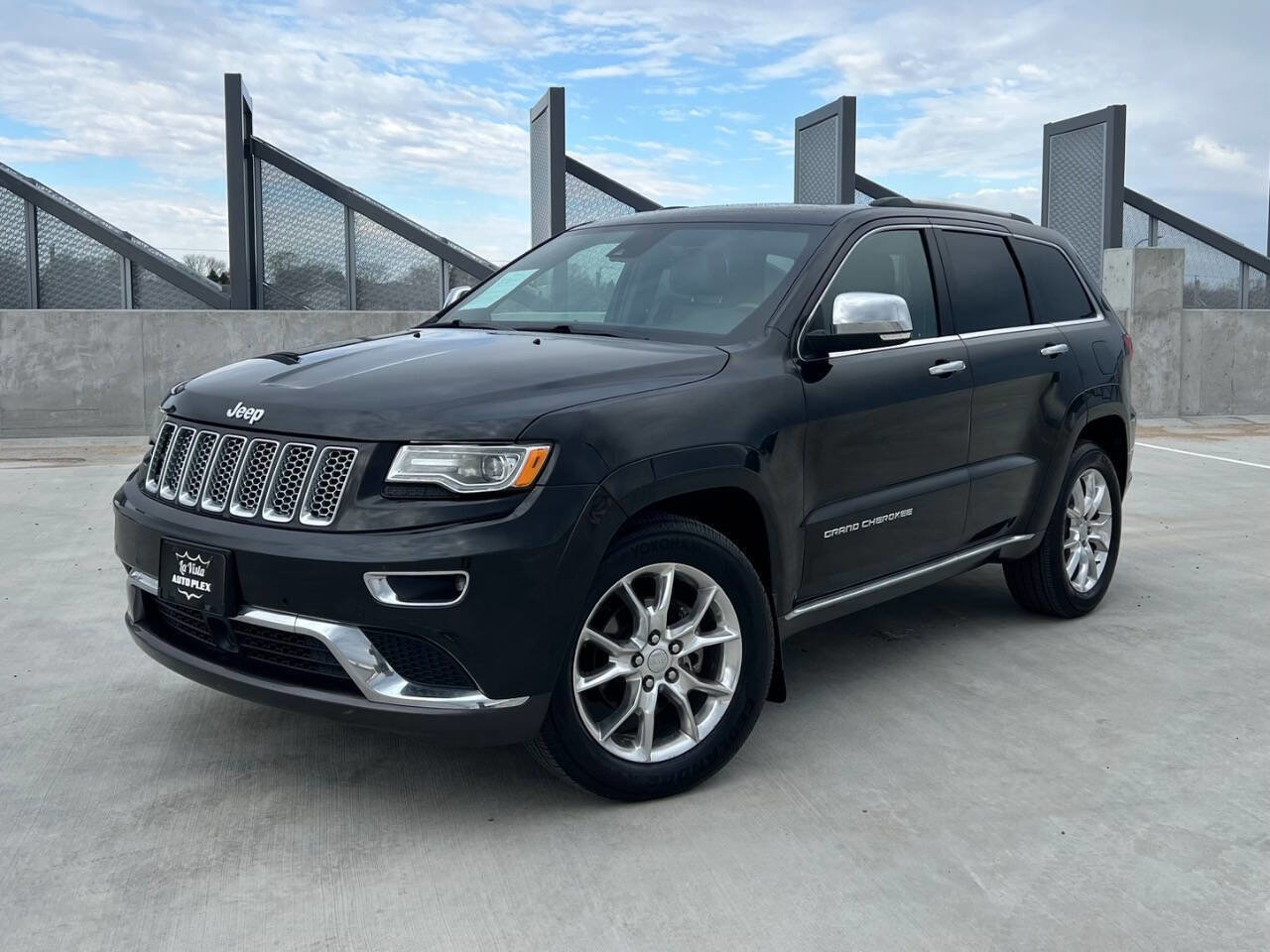 Used 2015 Jeep Grand Cherokee Summit AWD/4WD image 2