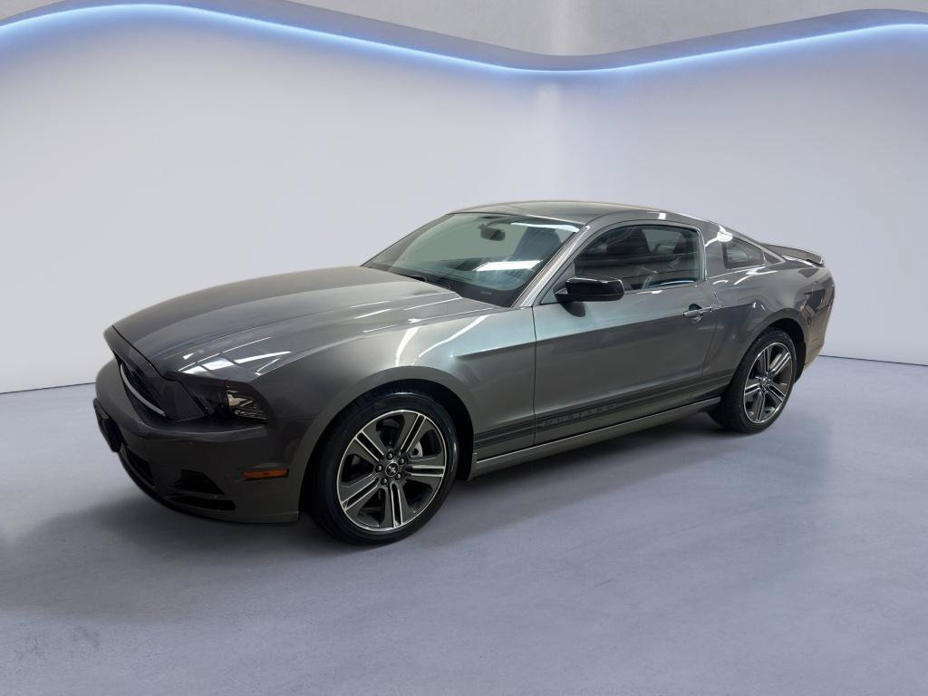 Used 2013 Ford Mustang Premium w/ Electronics Pkg RWD image 3