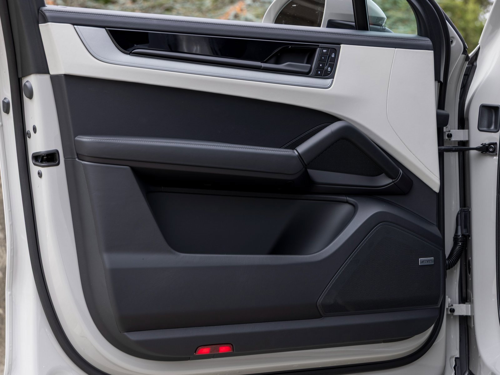 New 2025 Porsche Cayenne Coupe image 20