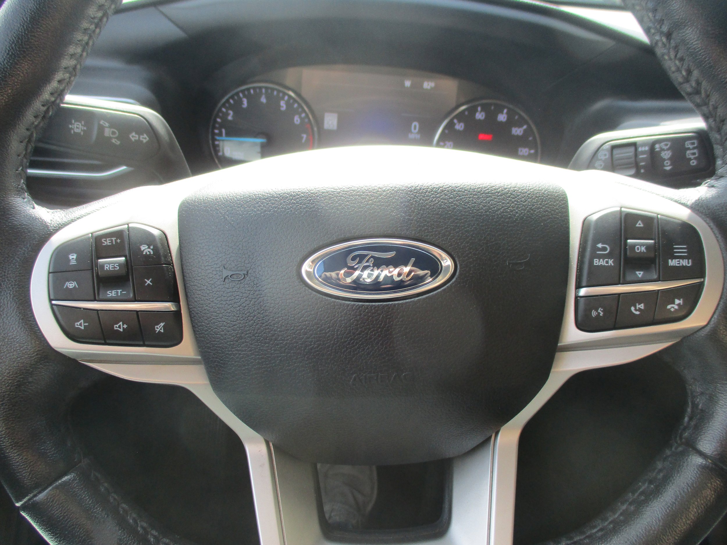 Used 2021 Ford Explorer Limited w/ Equipment Group 301A RWD image 23