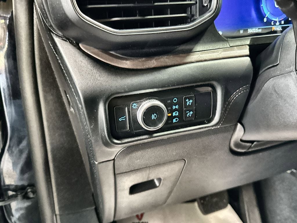Used 2023 Ford Explorer Platinum w/ Technology Package AWD/4WD image 16