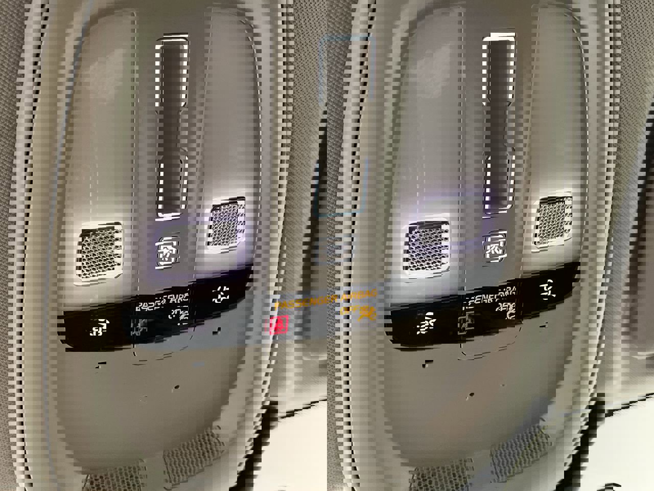 Used 2024 Volvo XC60 B5 Plus image 25