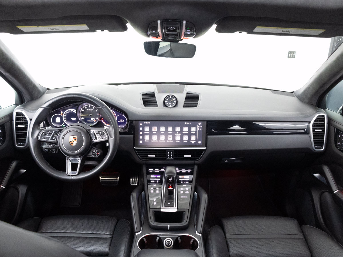 Certified 2023 Porsche Cayenne Turbo S AWD/4WD image 17