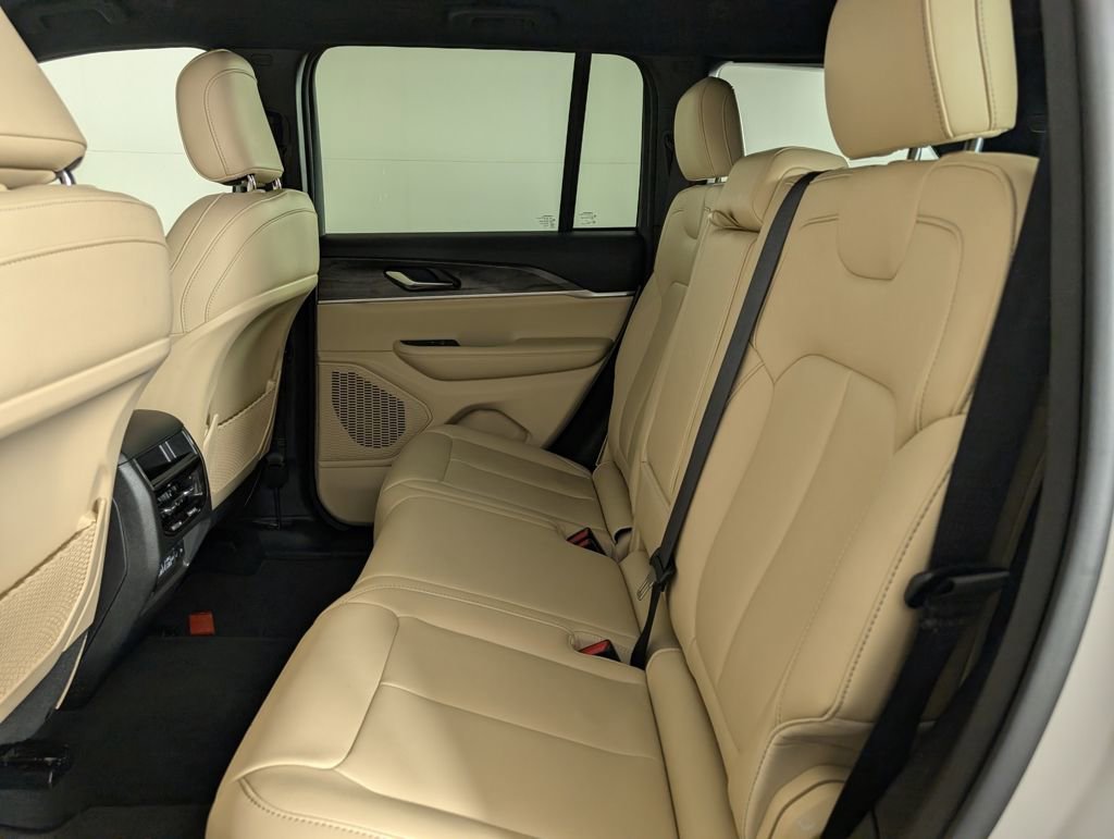 Certified 2024 Jeep Grand Cherokee Limited image 30