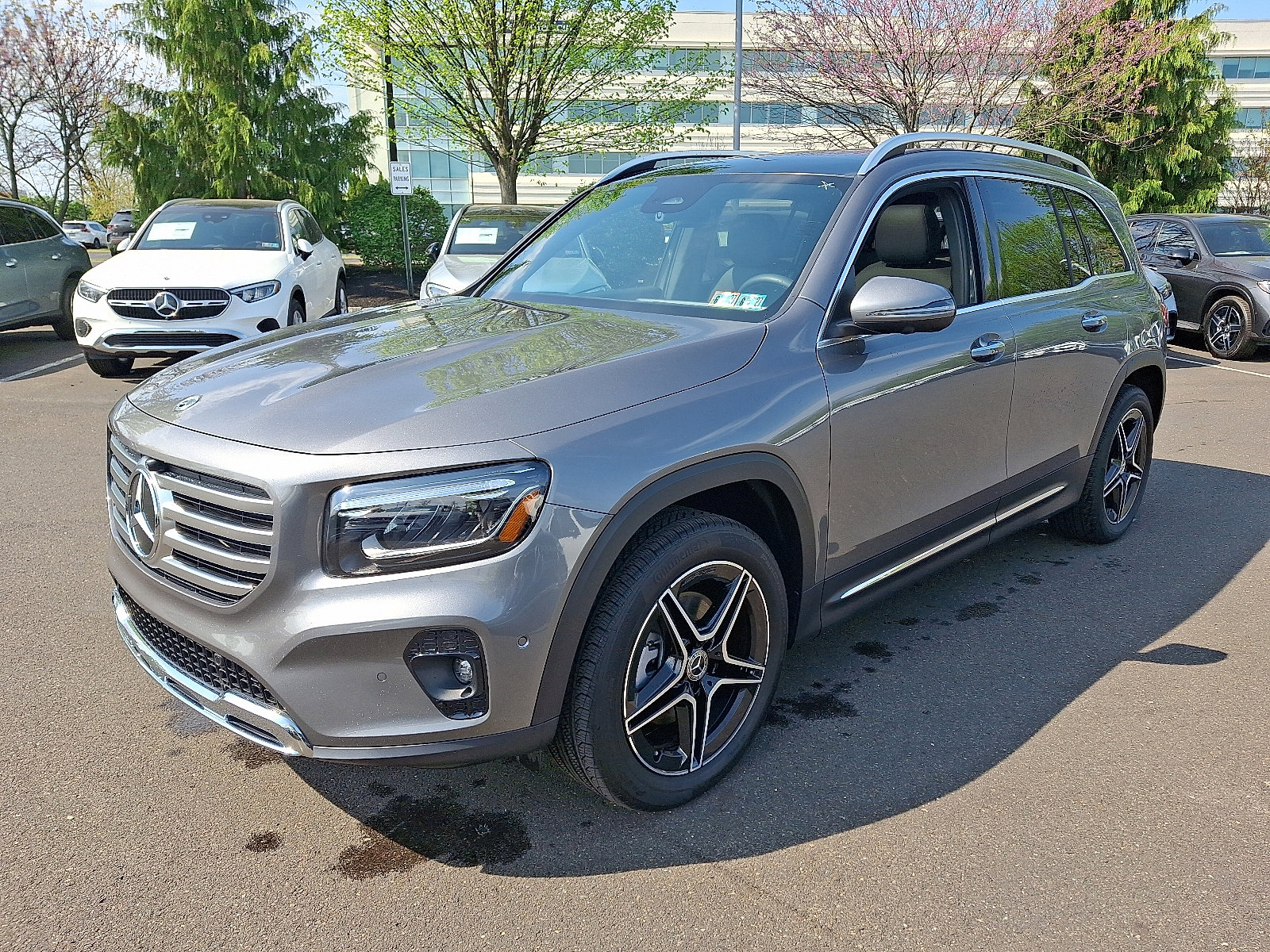 New 2026 Mercedes-Benz GLB 250 4MATIC image 3