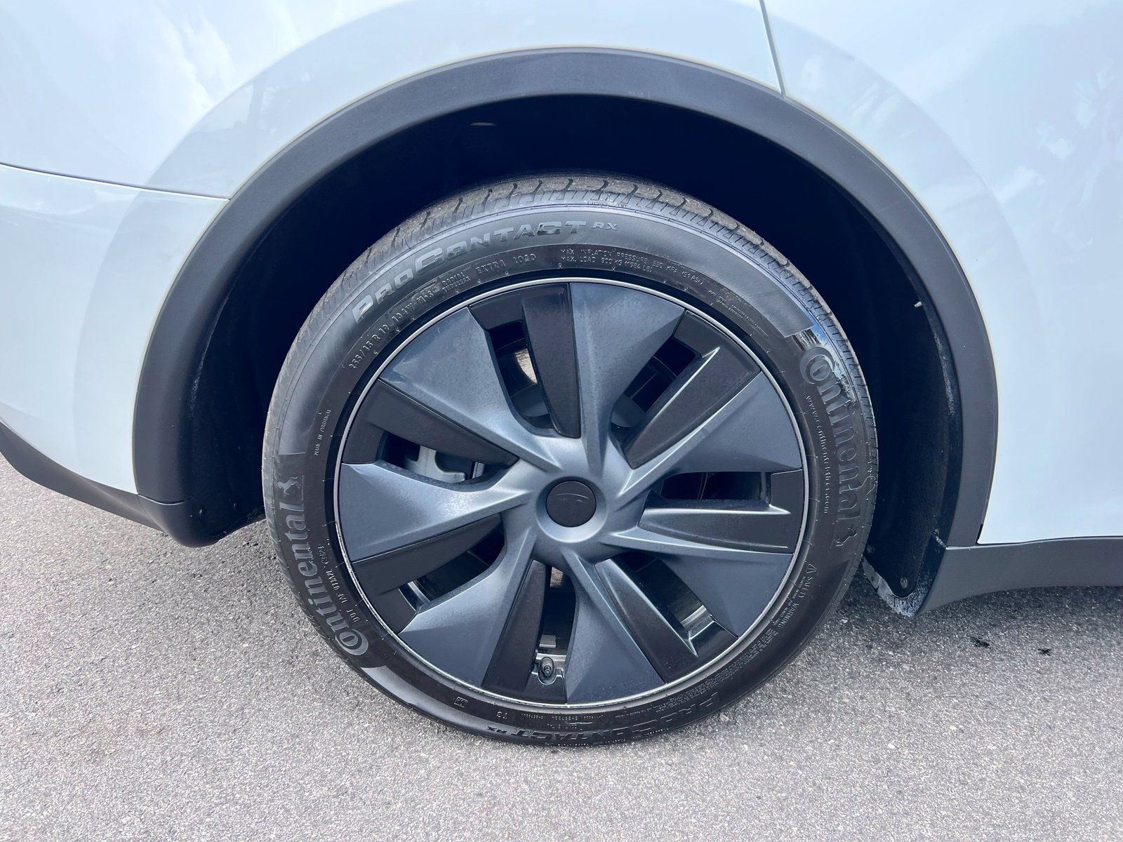 Used 2025 Tesla Model Y Long Range RWD image 13