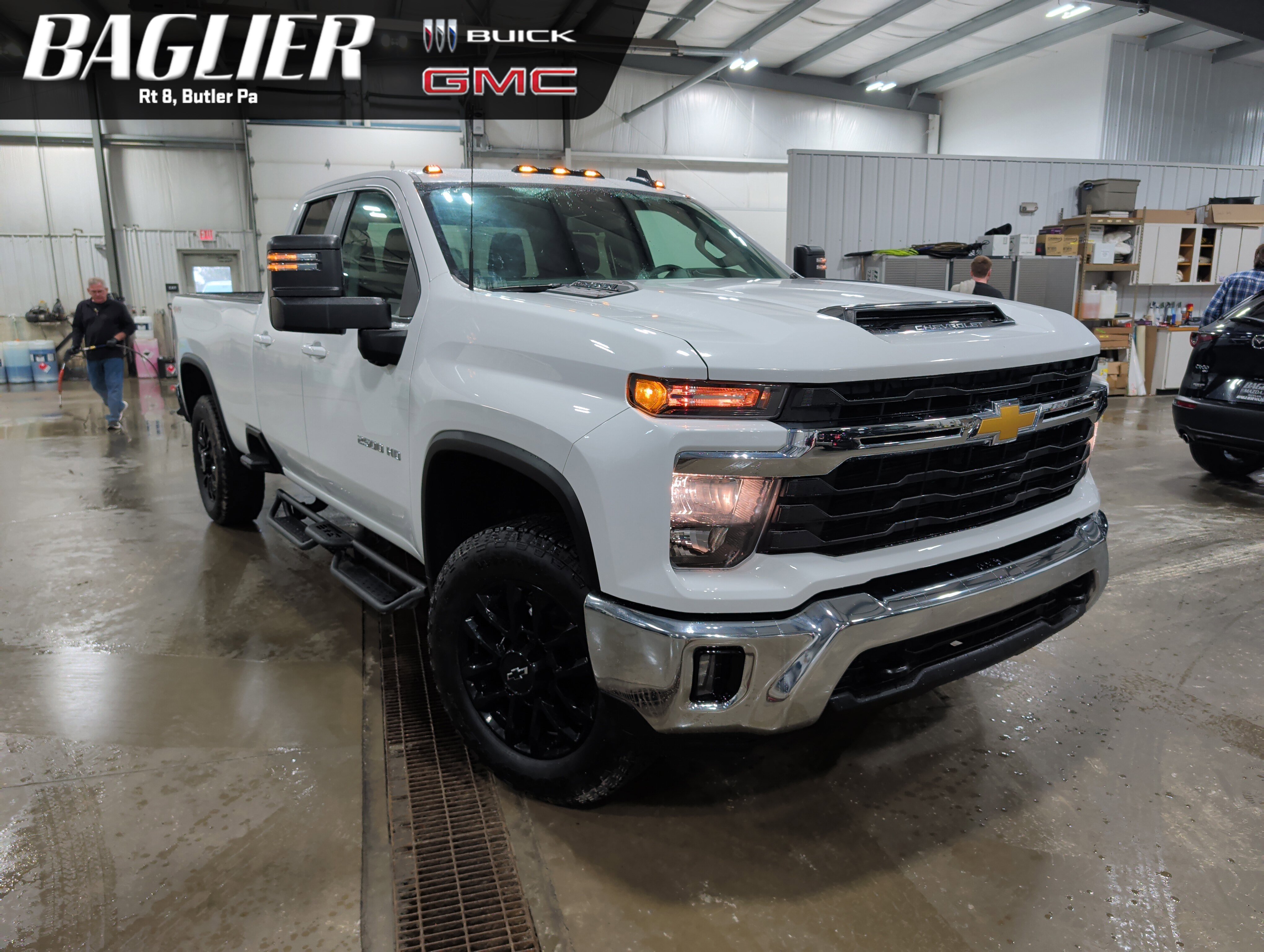 Used 2024 Chevrolet Silverado 2500 LT w/ Convenience Package AWD/4WD image 1