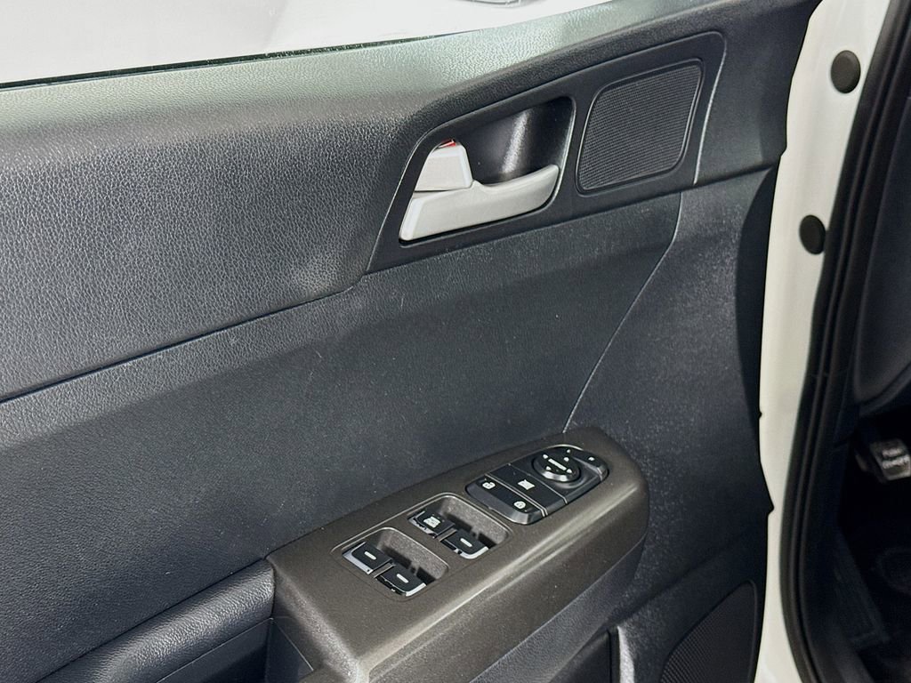 Used 2019 Kia Sportage LX image 17