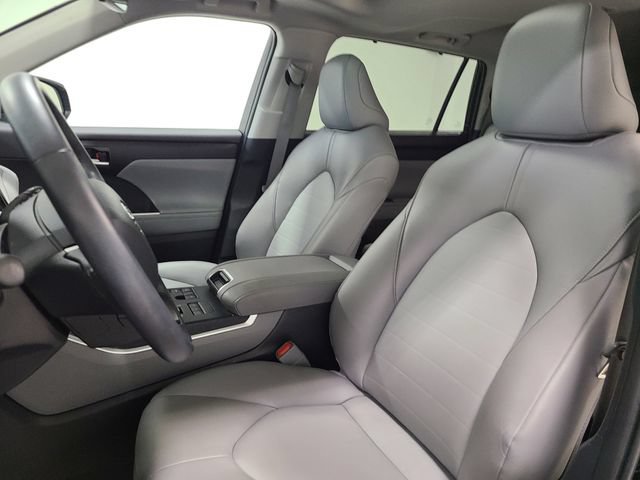 Certified 2026 Toyota Highlander XLE AWD/4WD image 23