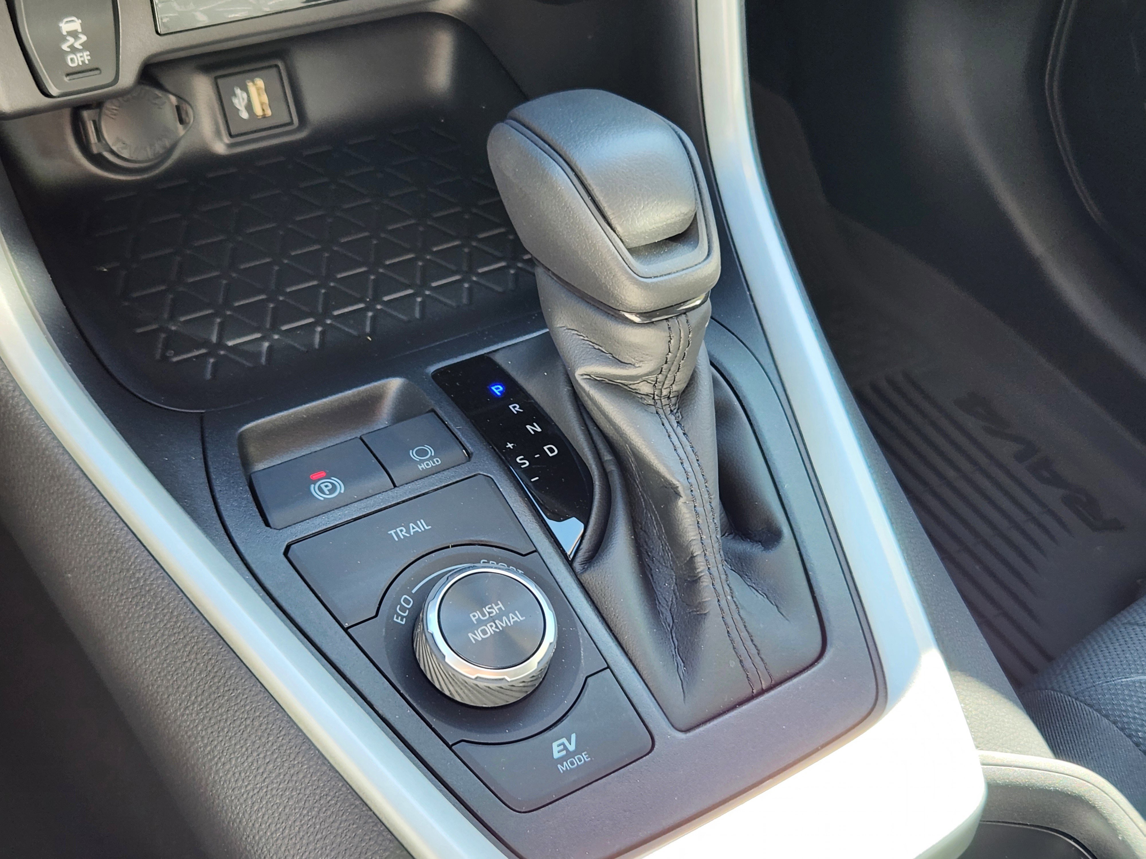 Certified 2025 Toyota RAV4 XLE image 23