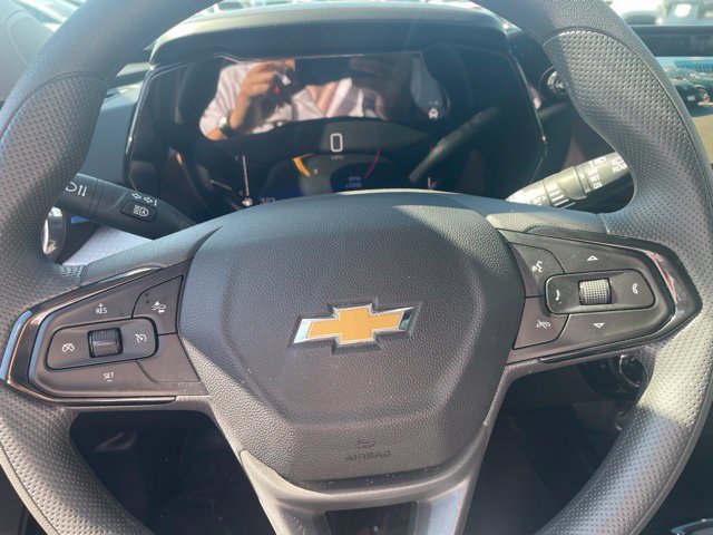 Used 2025 Chevrolet Trax LT FWD image 14